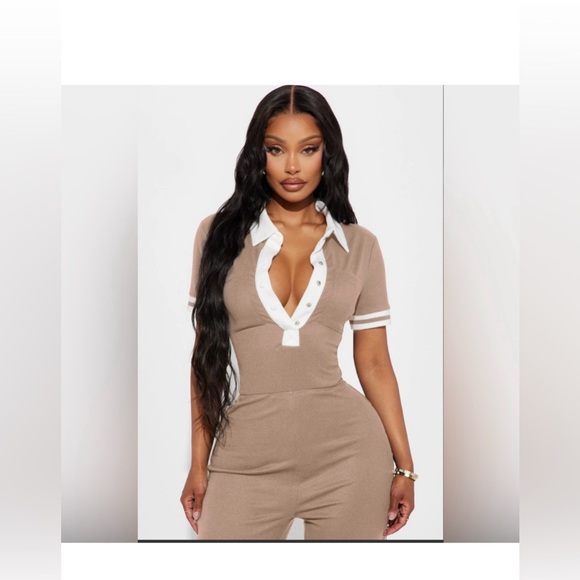 NWT Fashion Nova Tan & White Knit Collared Shortsleeve Jumpsuit 🛍️ - Picture 2 of 3
